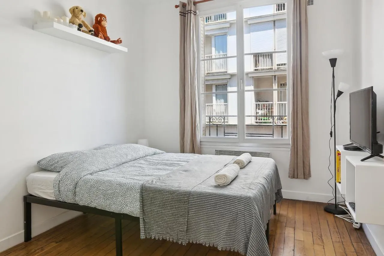 Lägenhet Quiet Studio With Terrace Near Beautiful Garden Paris